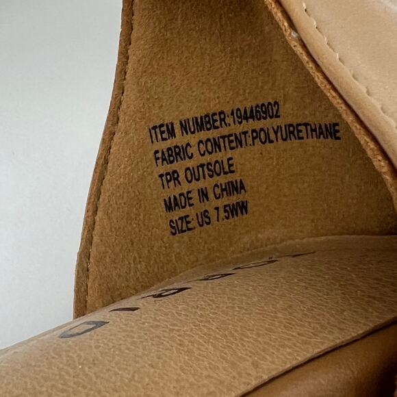 Torrid Wedge Sandals Size 7.5 Wide Tan Nude Faux Leather Strappy Zip Back Heel - Picture 9 of 9